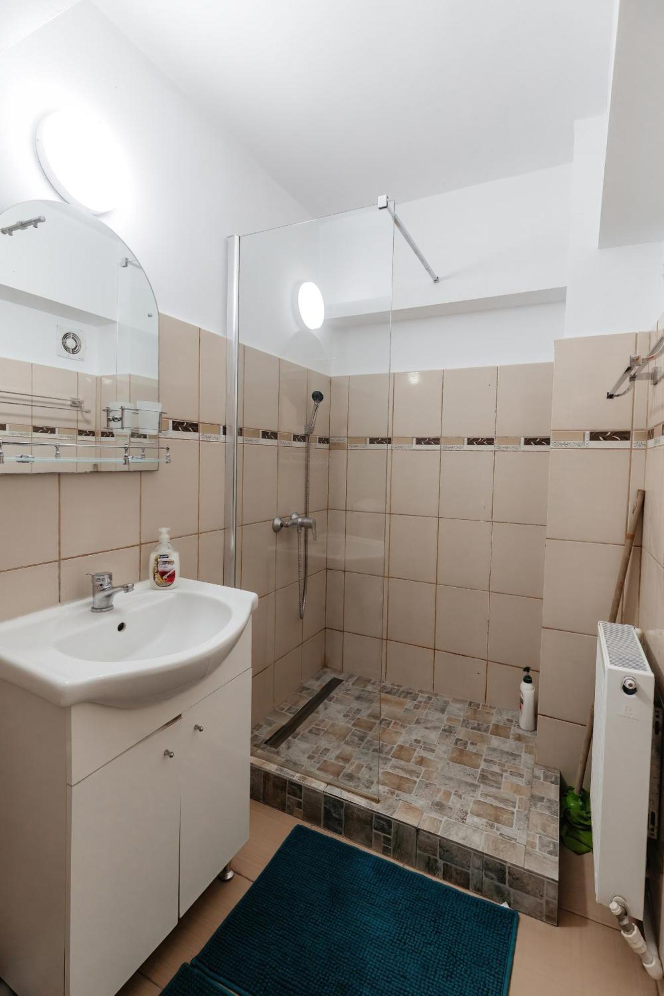 Luxury Radox Apartment Buzau City Center Bagian luar foto