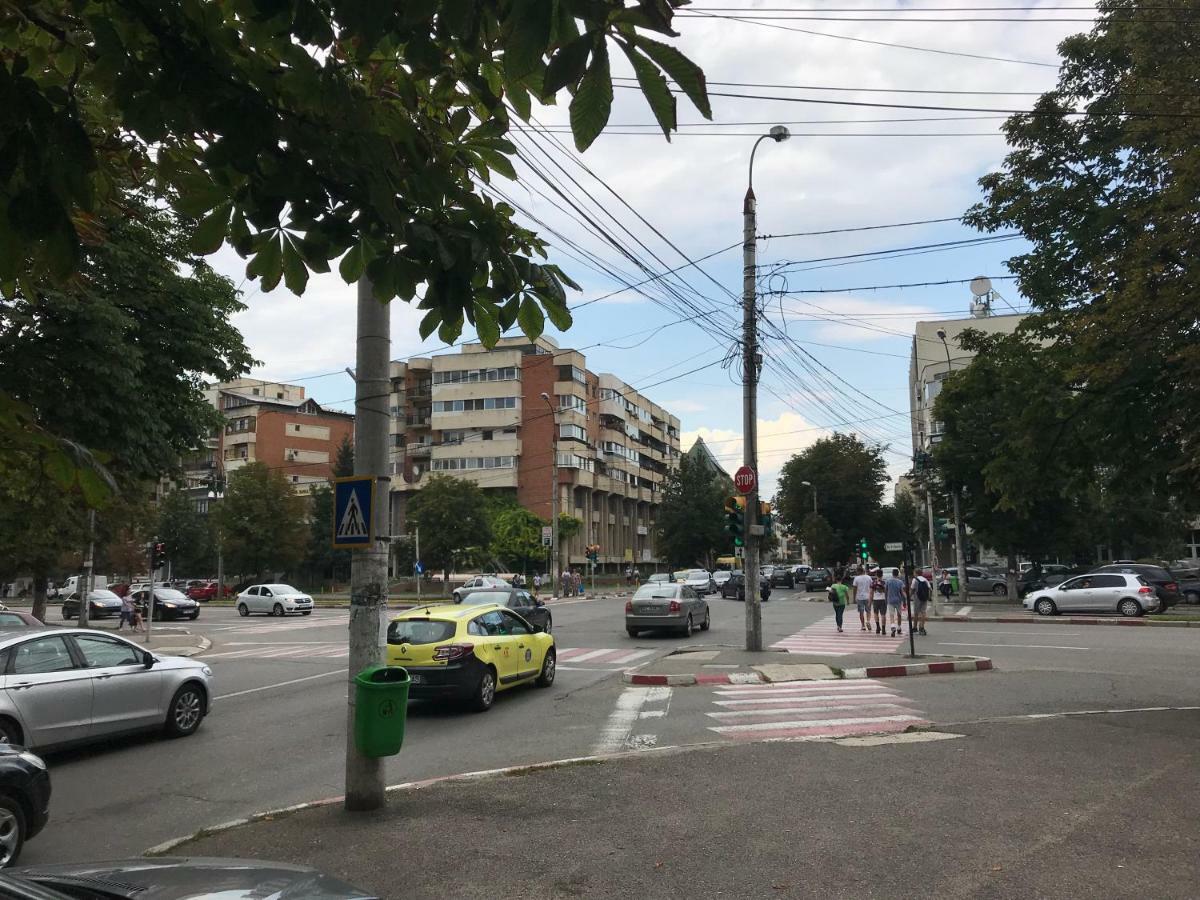 Luxury Radox Apartment Buzau City Center Bagian luar foto